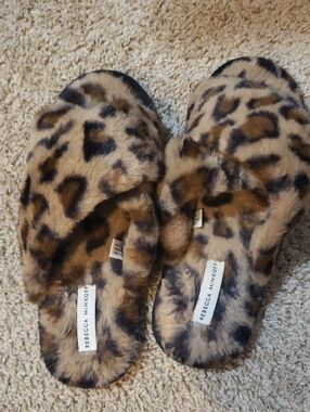 Leopard Print Faux Fur Slippers